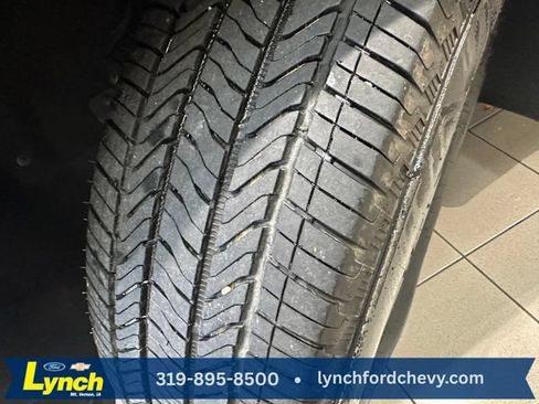Used 2025 Chevrolet Traverse LT AWD/4WD image 28