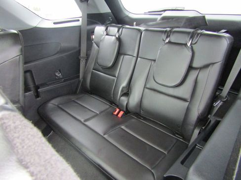 Used 2023 Ford Explorer XLT w/ Equipment Group 202A image 21