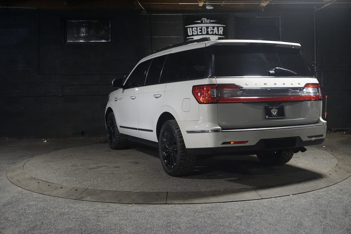 Used 2021 Lincoln Navigator Reserve AWD/4WD image 4