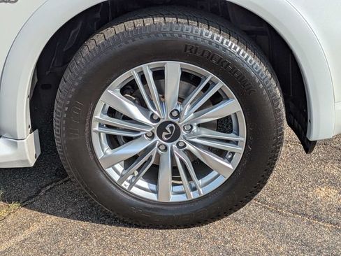 Used 2018 INFINITI QX80 2WD w/ Driver Assistance Package image 11