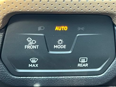 New 2026 Volkswagen Atlas Cross Sport SE AWD/4WD image 15