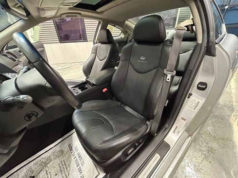 Used 2012 INFINITI G37 x w/ Premium Pkg image 8