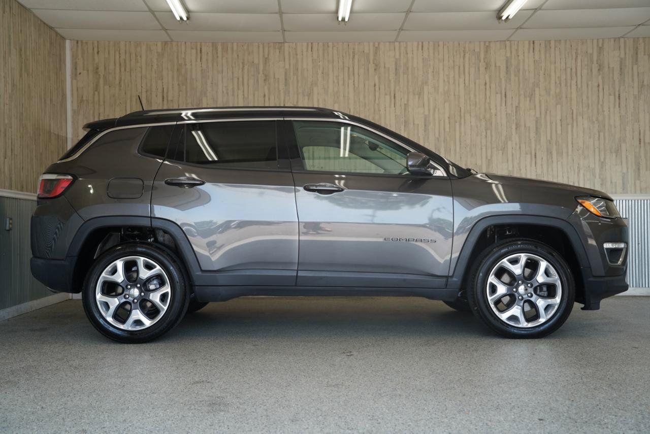 Used 2018 Jeep Compass Limited w/ Navigation Group AWD/4WD image 6