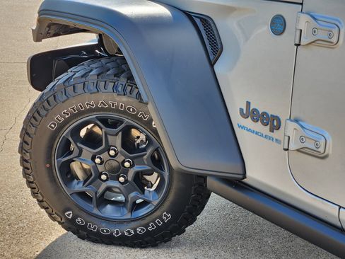 Used 2023 Jeep Wrangler Unlimited w/ Sun & Screen Package AWD/4WD image 17
