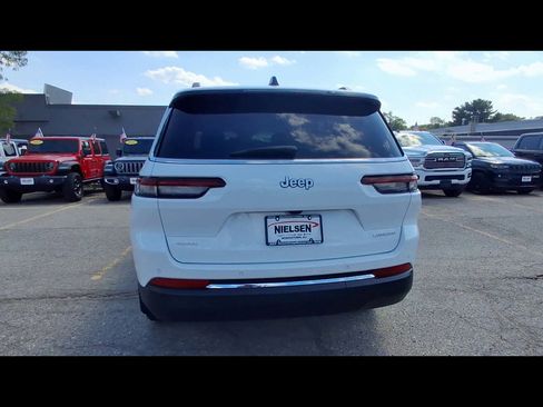 Used 2025 Jeep Grand Cherokee L Laredo AWD/4WD image 7