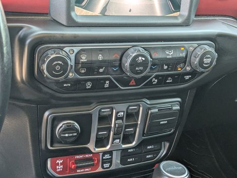 Used 2020 Jeep Gladiator Rubicon AWD/4WD image 12