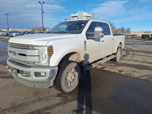 Used 2019 Ford F250 Lariat w/ Chrome Package image 2