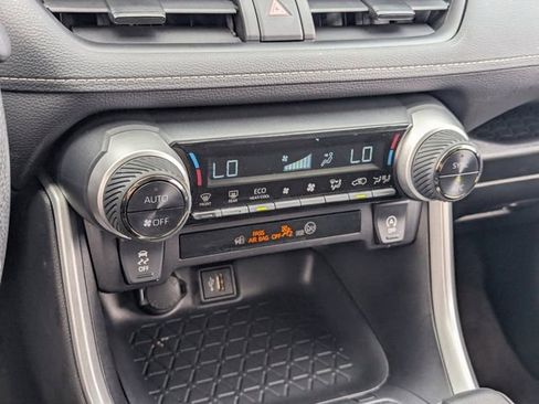 Used 2025 Toyota RAV4 XLE image 28
