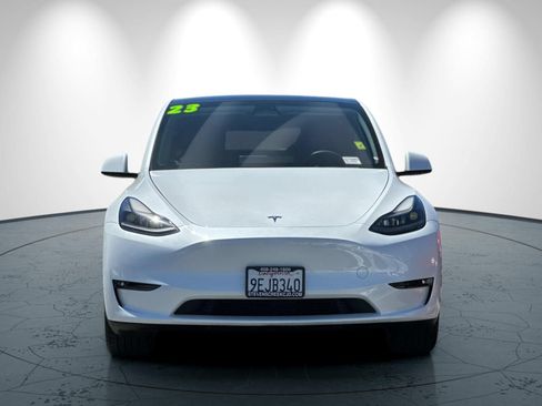 Used 2023 Tesla Model Y Long Range AWD/4WD image 9