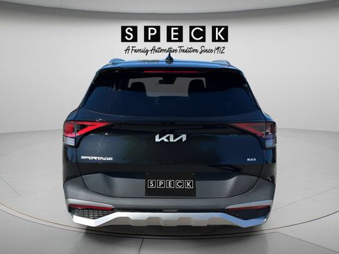 Used 2023 Kia Sportage LX AWD/4WD image 4