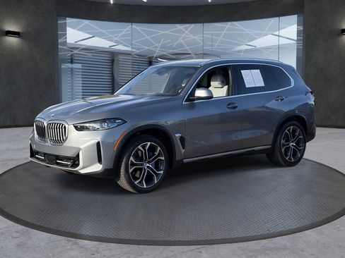 Used 2024 BMW X5 xDrive40i w/ Premium Package AWD/4WD image 2