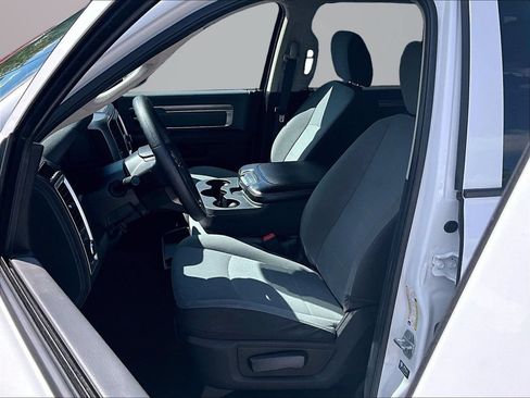 Used 2022 RAM 1500 Classic SLT AWD/4WD image 27