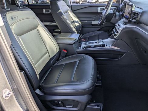 Used 2023 Ford Explorer XLT w/ Equipment Group 202A image 39