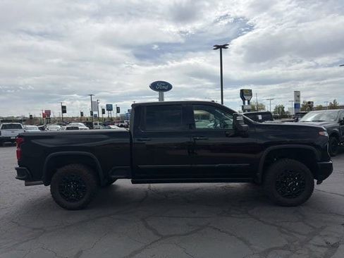 Used 2024 Chevrolet Silverado 2500 High Country w/ Midnight Edition image 4