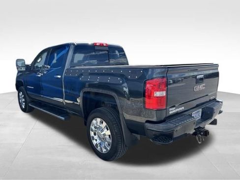 Used 2018 GMC Sierra 2500 Denali w/ Duramax Plus Package AWD/4WD image 5