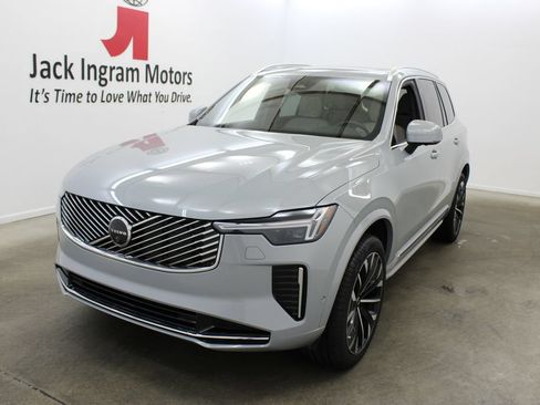 New 2026 Volvo XC90 B6 Plus w/ Protection Package Premier AWD/4WD image 2