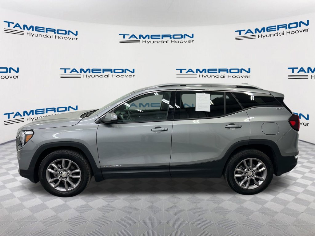 Used 2024 GMC Terrain SLT AWD/4WD image 2