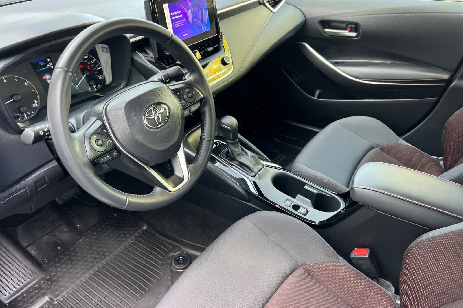 Certified 2024 Toyota Corolla SE FWD image 11