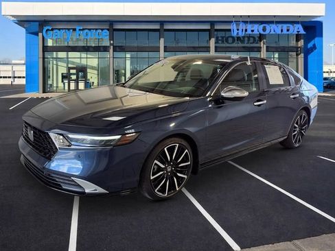 Used 2023 Honda Accord Touring image 4