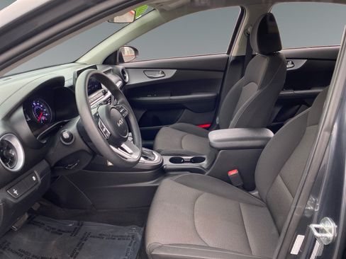 Used 2024 Kia Forte LXS FWD image 9