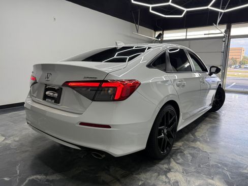 Used 2024 Honda Civic Sport image 4