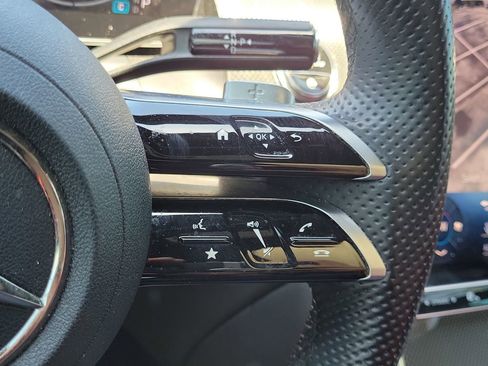 Used 2023 Mercedes-Benz GLC 300 image 32