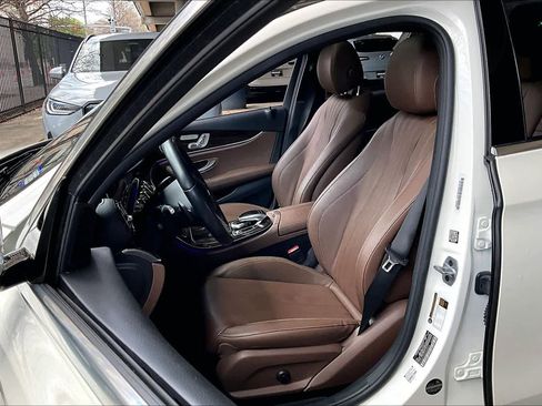 Used 2019 Mercedes-Benz E 300 image 7