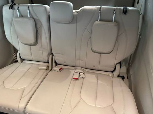 Used 2017 Chrysler Pacifica Touring-L w/ Tire & Wheel Group image 34