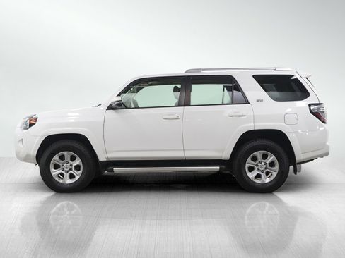 Used 2017 Toyota 4Runner SR5 Premium image 2