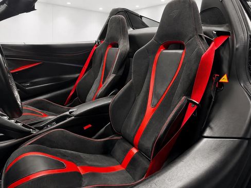 Used 2020 McLaren 720S Spider RWD image 16