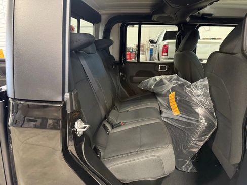 New 2026 Jeep Gladiator Sport image 9