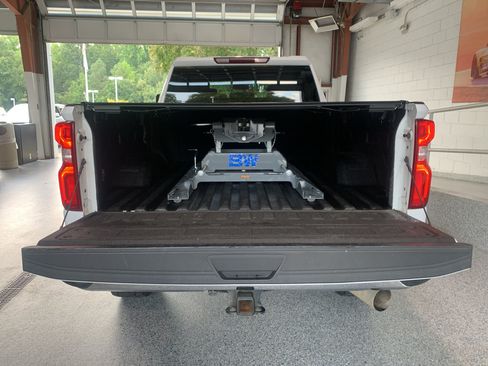 Used 2023 Chevrolet Silverado 2500 LTZ AWD/4WD image 10