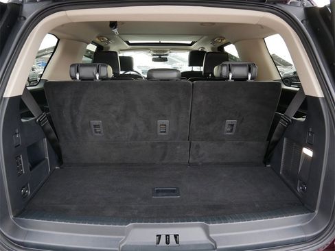 Certified 2024 Ford Expedition XLT image 9