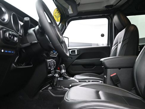 Used 2023 Jeep Wrangler Unlimited Sahara image 15