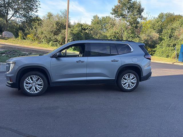 Used 2025 GMC Acadia Elevation w/ Elevation Premium Package AWD/4WD image 2