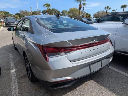 Certified 2023 Hyundai Elantra SEL w/ Convenience Package image 11