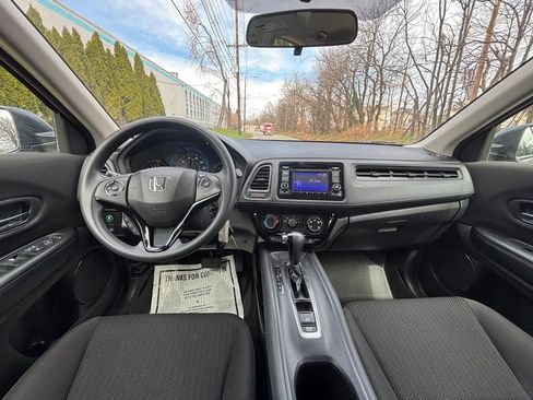 Used 2018 Honda HR-V LX image 15