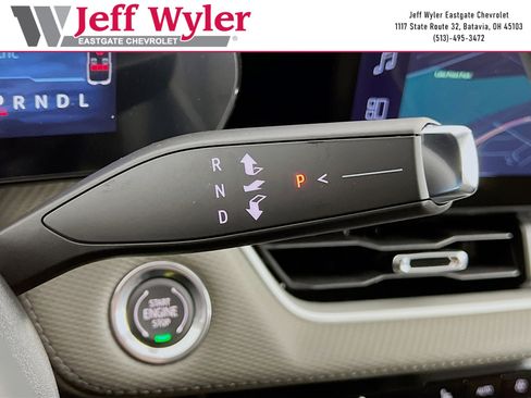New 2026 Chevrolet Equinox LT w/ Convenience Package II FWD image 12