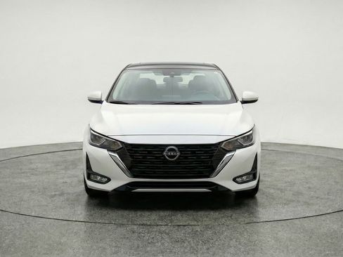 Used 2025 Nissan Sentra SV FWD image 2