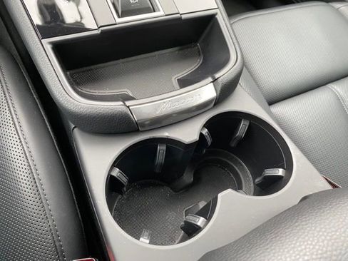 Certified 2024 Porsche Macan image 25