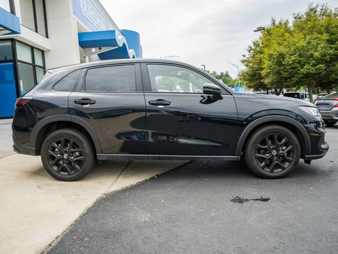 Used 2025 Honda HR-V Sport image 3