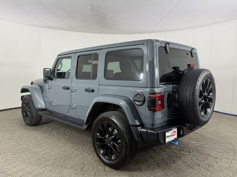Used 2024 Jeep Wrangler Unlimited Sahara w/ Technology Group AWD/4WD image 5