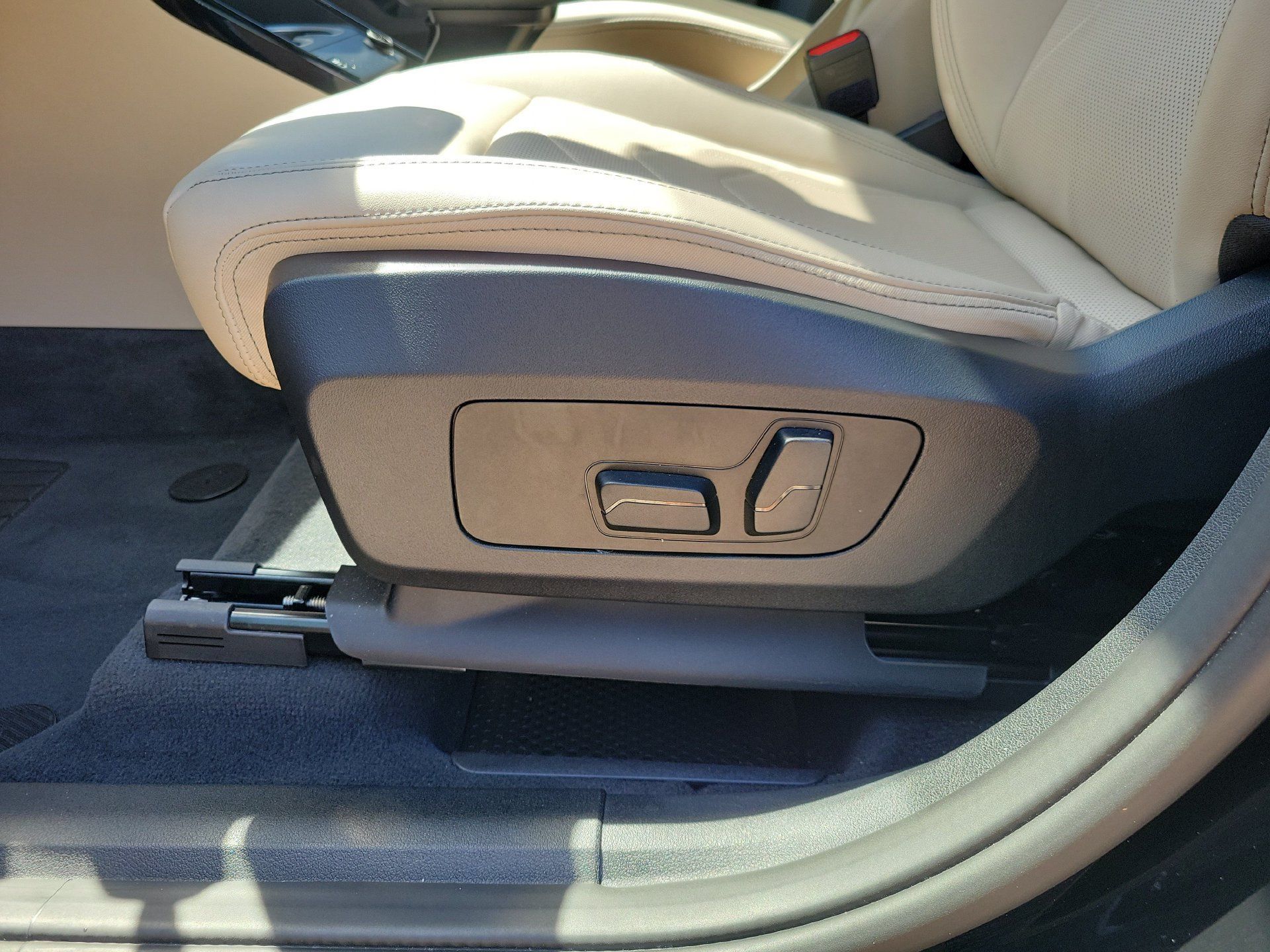 Used 2025 BMW X1 xDrive28i w/ Convenience Package AWD/4WD image 29