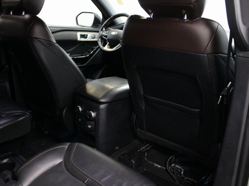 Used 2021 Ford Explorer Platinum w/ Equipment Group 601A image 25