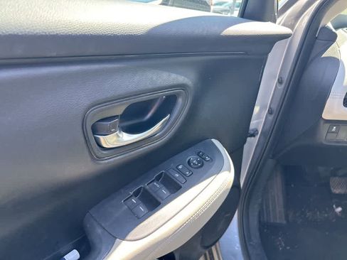 Used 2023 Honda HR-V LX image 8