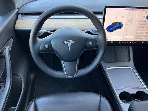 Used 2021 Tesla Model Y Long Range image 14