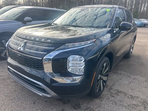 New 2026 Mitsubishi Outlander LE FWD image 1