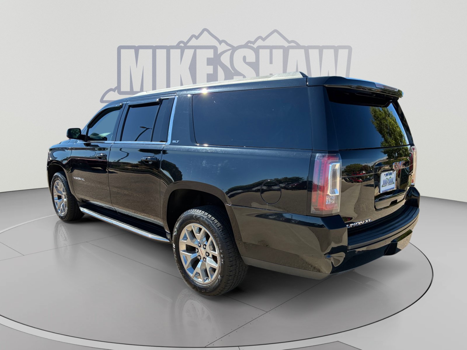 Used 2020 GMC Yukon XL SLT w/ Value Plus Edition AWD/4WD image 3