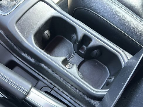 Used 2019 Jeep Wrangler Unlimited Sahara w/ Uconnect 4C Nav & Sound Group image 36