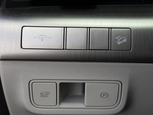 Used 2024 Hyundai Kona Limited AWD/4WD image 24